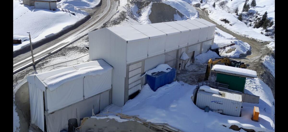 Zelthalle 35x7,7 m 2