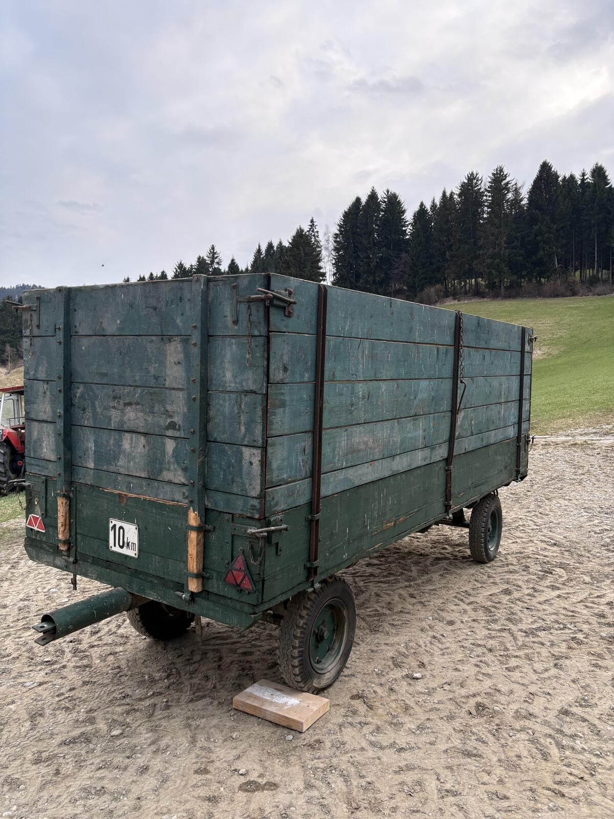 Anhänger mit Deichsel 2