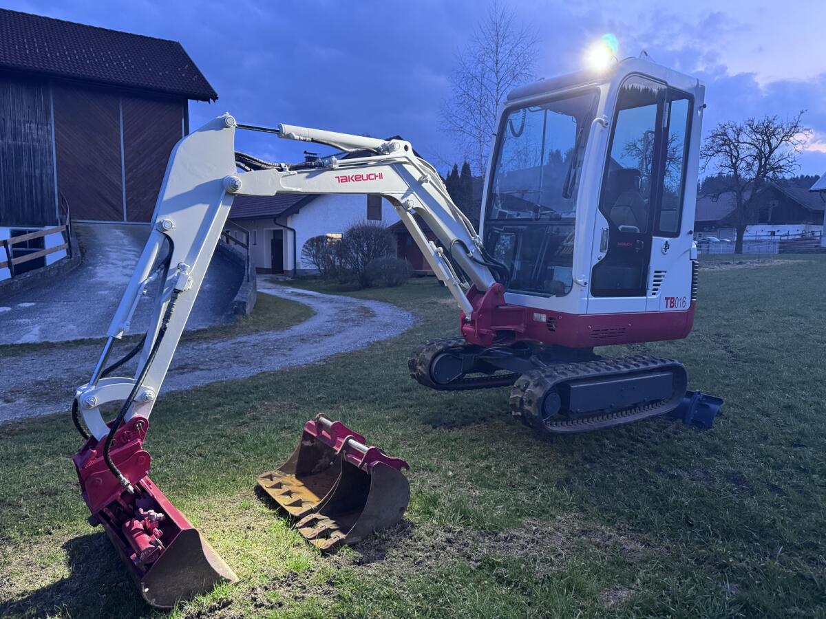 Takeuchi TB016 2