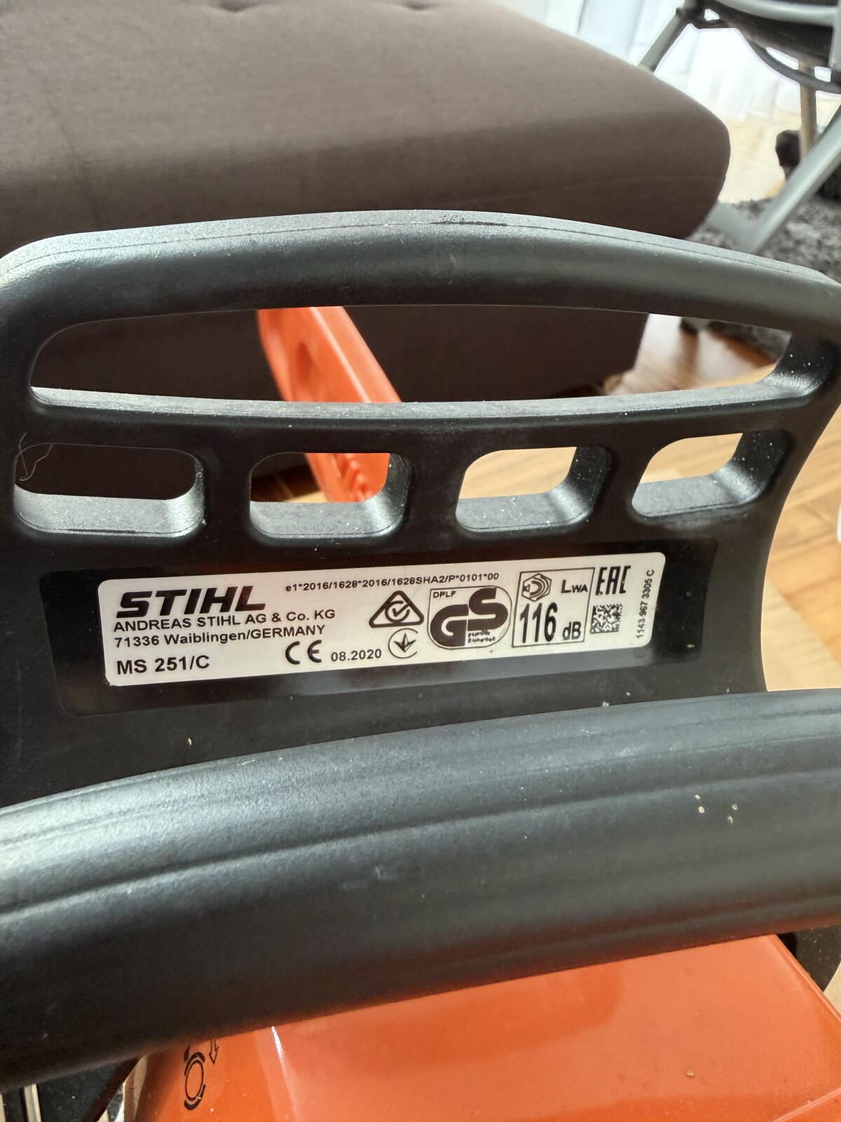 Stihl MS251 3