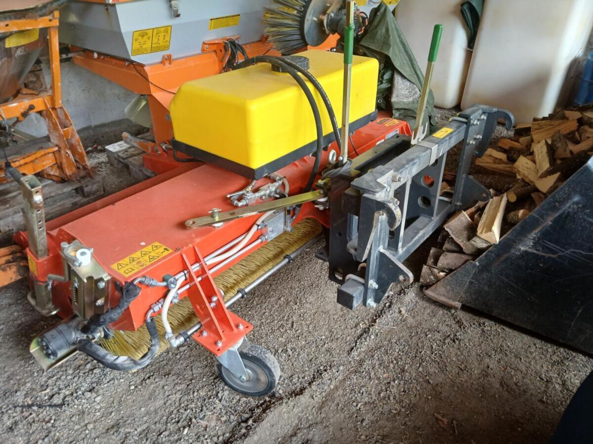 Kehrmaschine Adler 2