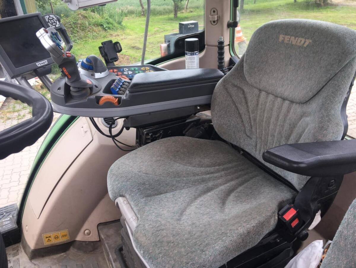 Fendt 724 SCR Profi Plus mit Frontlader 2