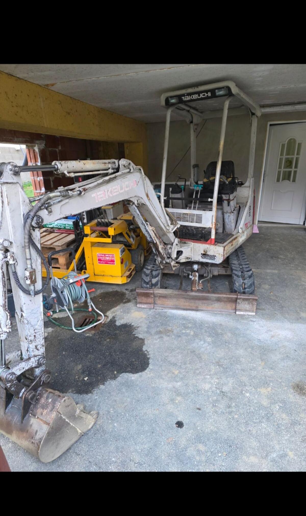 Takeuchi TB015 2
