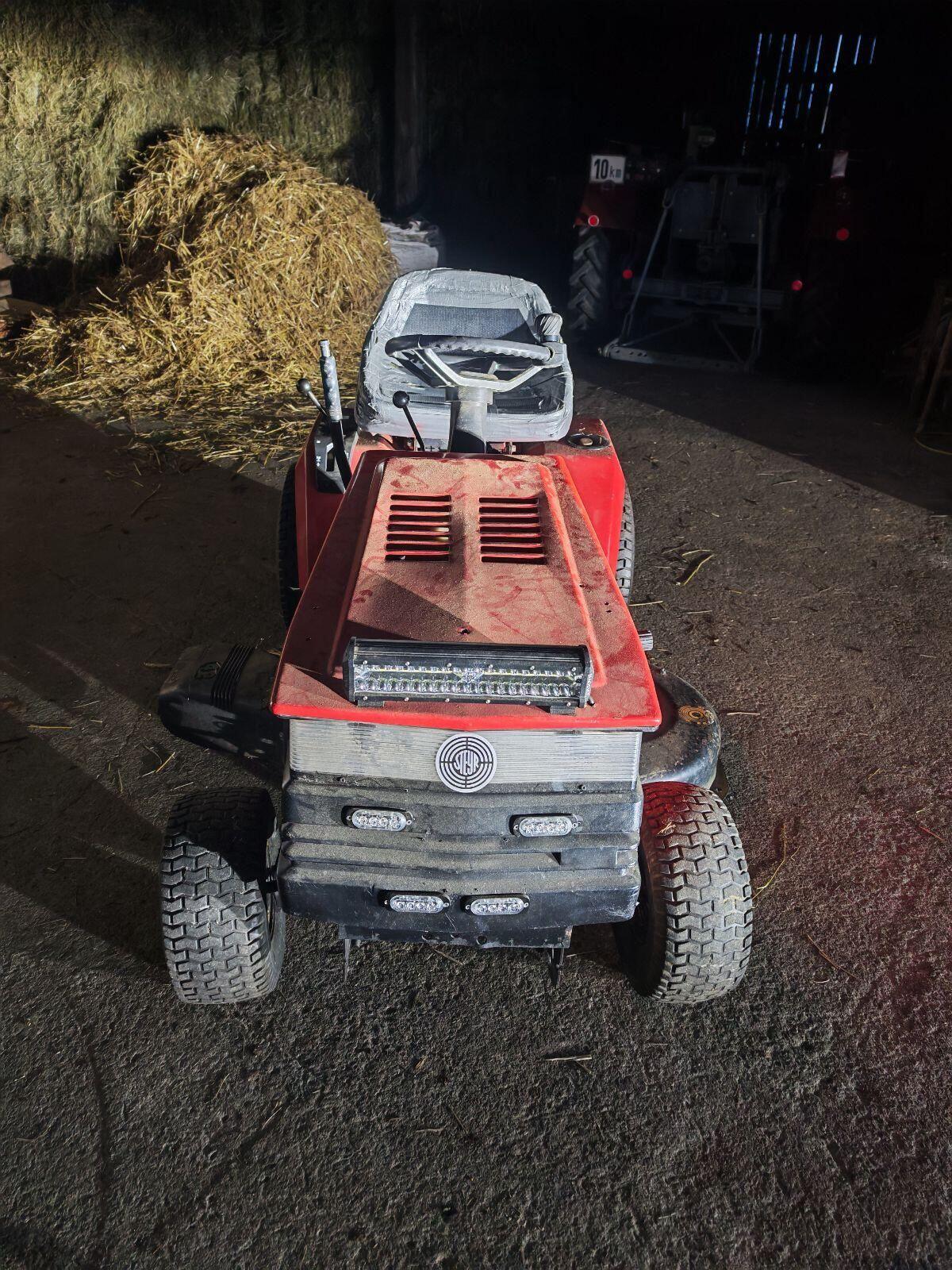 Rasentraktor Rally HP15-42 3