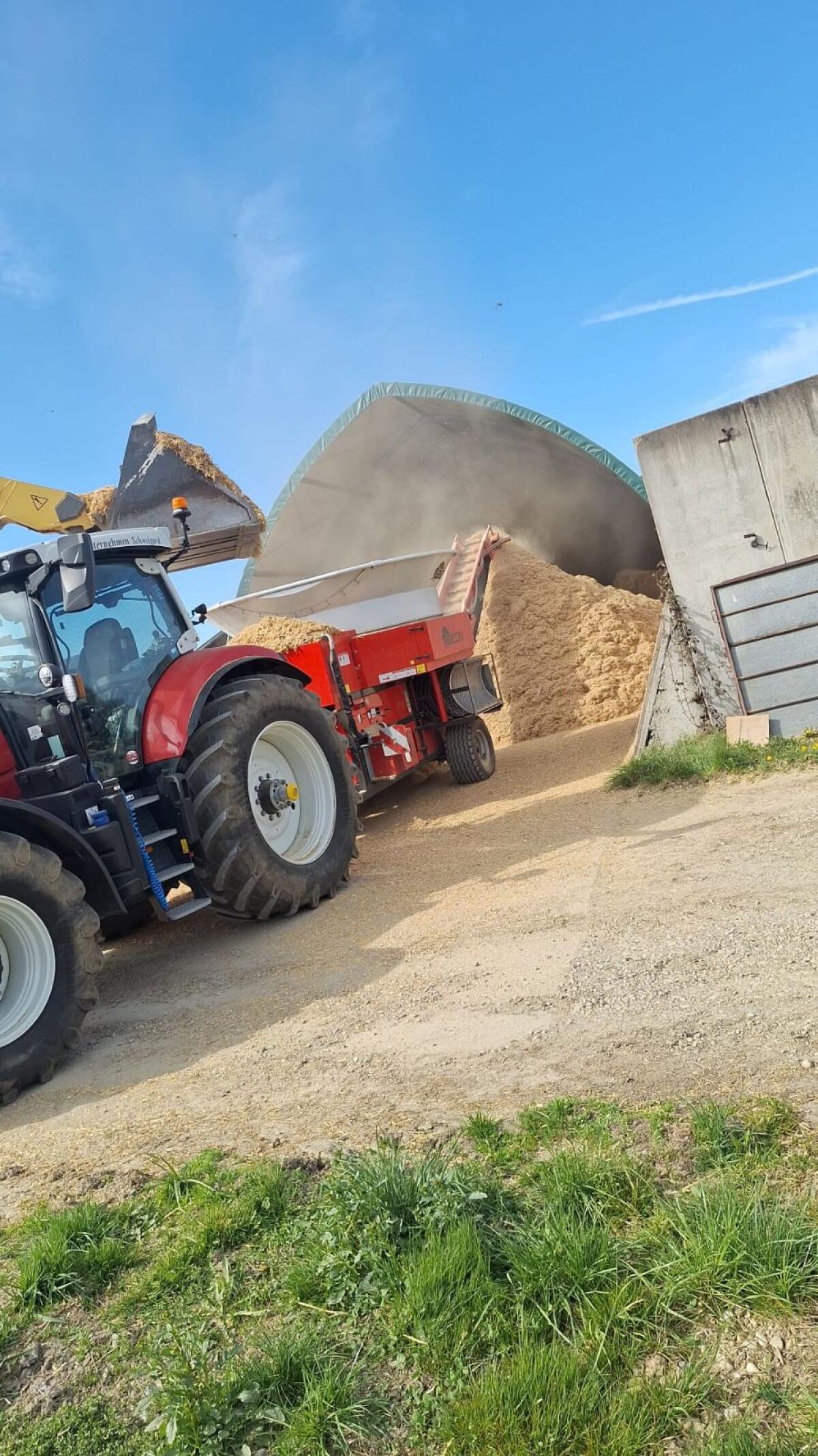 Stroh aufarbeiten mit Strohmühle 1