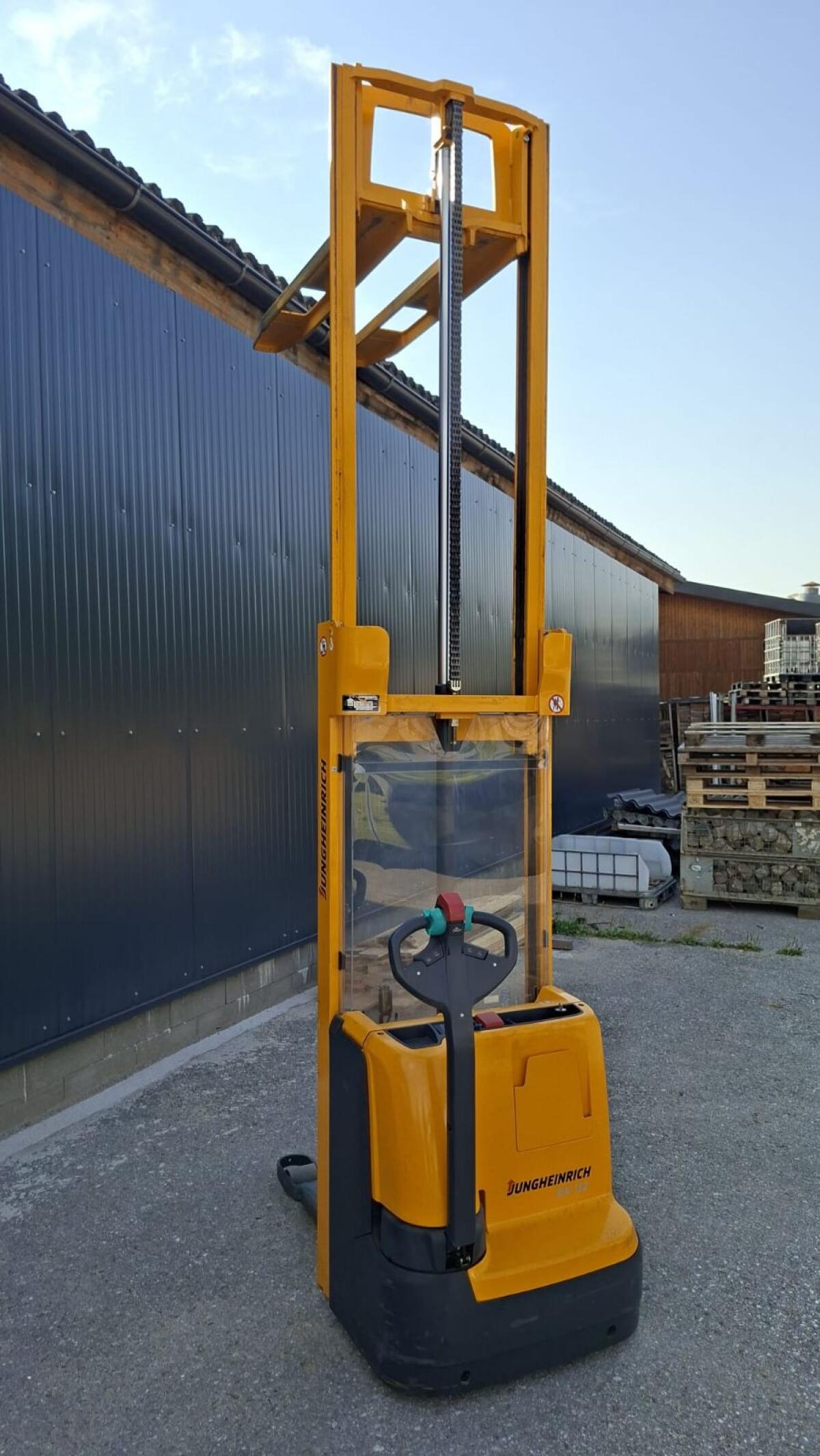 Deichselstapler Jungheinrich EJC 112