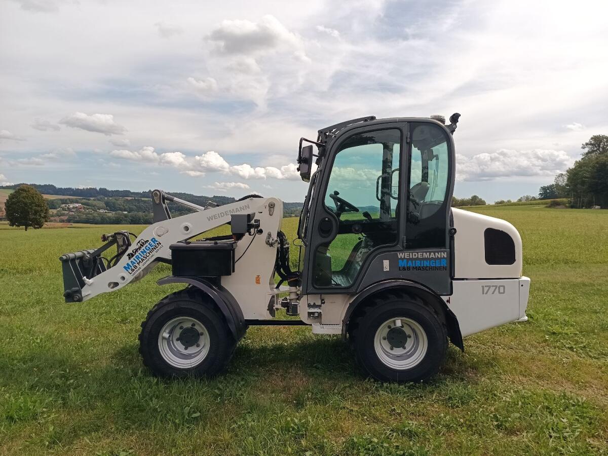 Weidemann 1770, Wacker Neuson WL 30