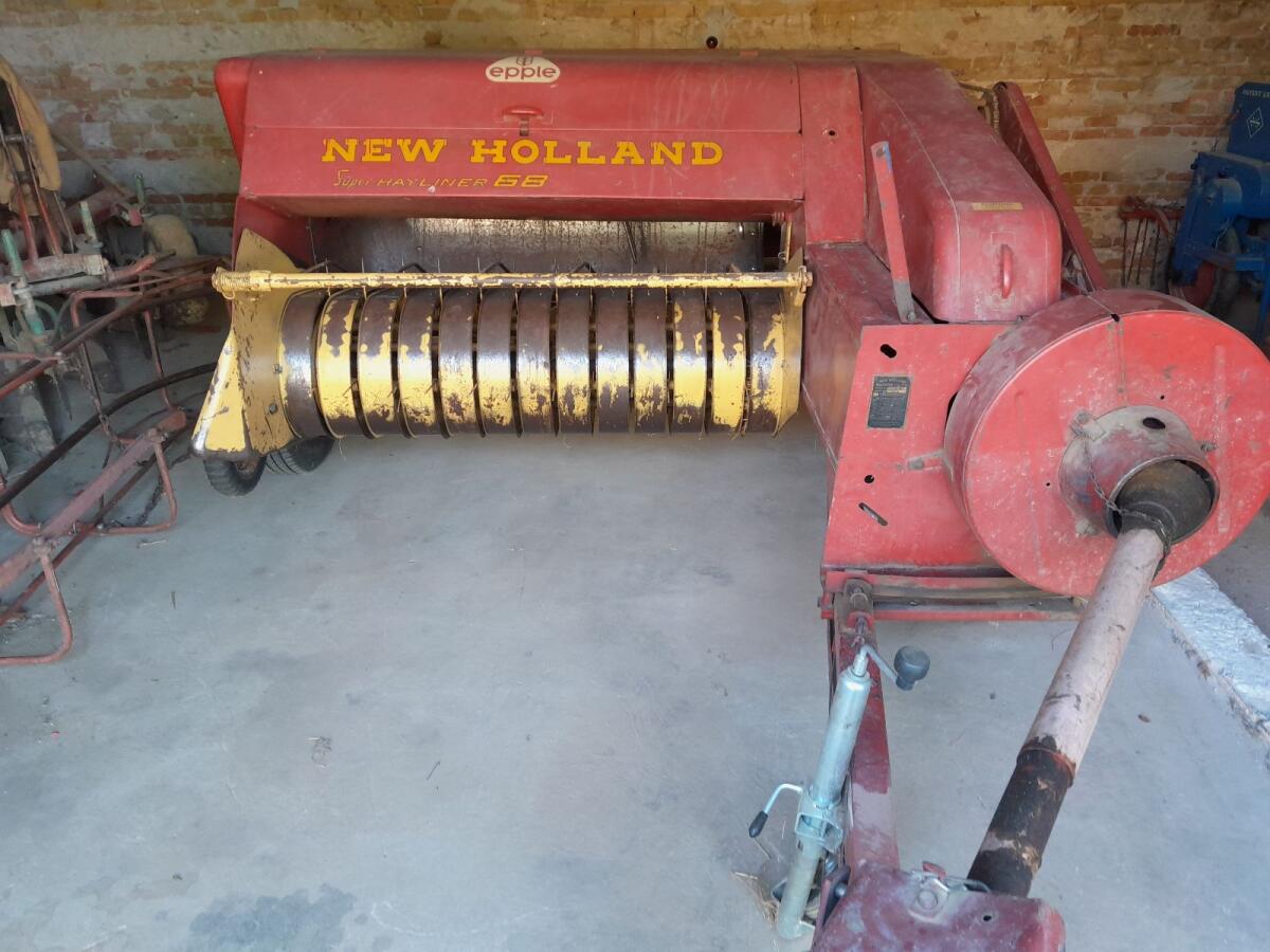 Kleinballenpresse New Holland Super Hayliner