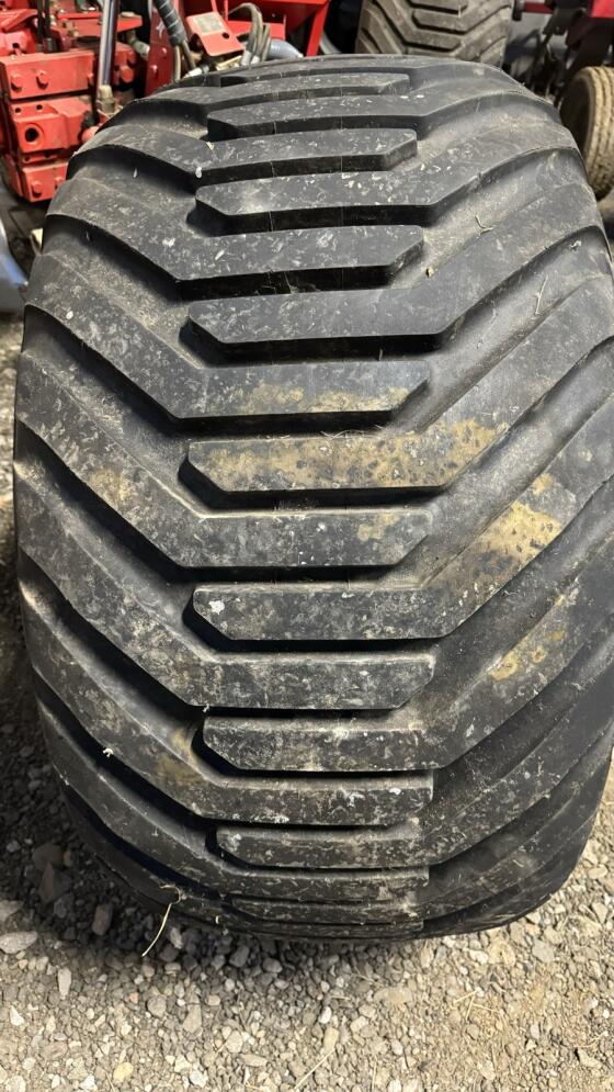 Reifen 600/55-22,5 ohne Felgen