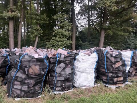 Brennholz Ofen fertig