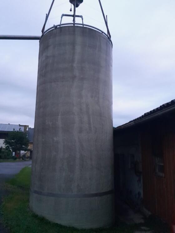Polyestersilo