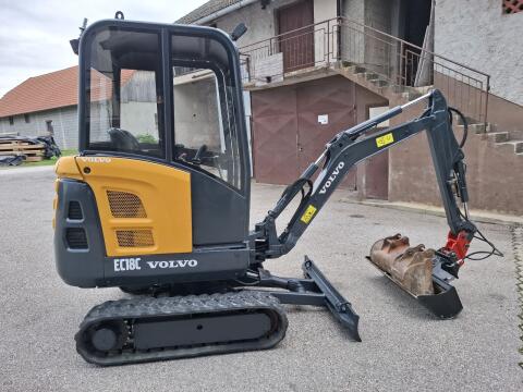 Minibagger Volvo 1,8 t mit Hammer 80 kg