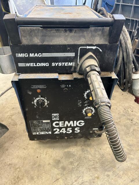 Schweißmaschine CEMIG 245 S