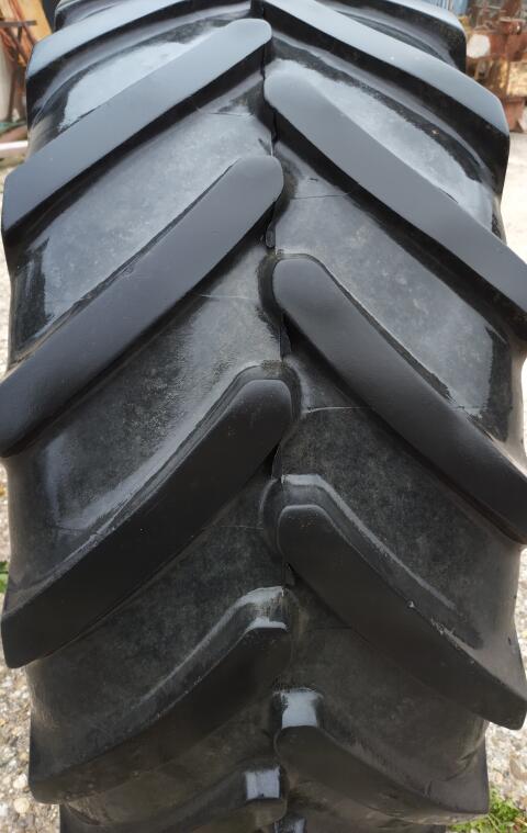 Verkaufe Michelin Multibib 540/65 R28