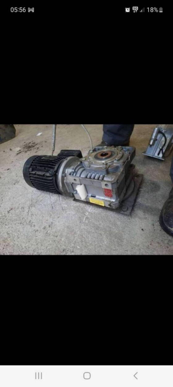 Motor mit Getriebe für Hackschnitzelheizung