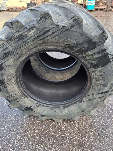 600/65 R28 Michelin Sandkasten, Heuraufe