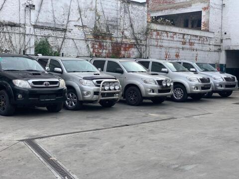 Suche Pickups/Autos, Zustand egal