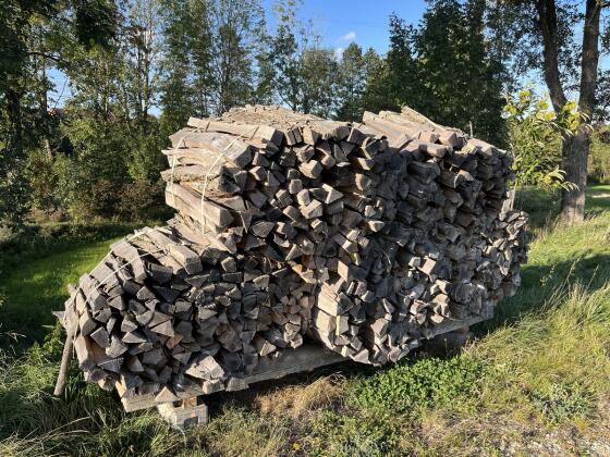 Brennholz, ofenfertig und trocken