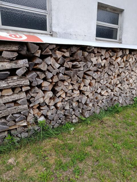 Verkaufe Hartholz Brennholz Esche für Kamin