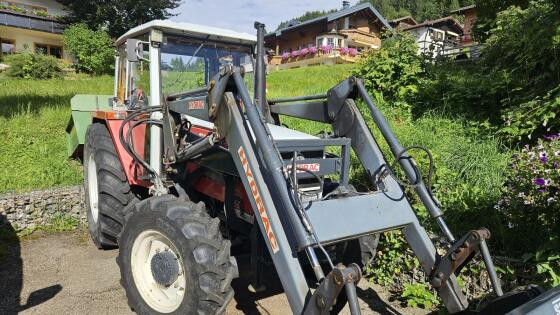 Steyr 8070 (A) mit Zubehör zu verkaufen