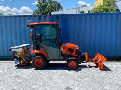 KUBOTA BX231 4WD Traktor mit wenigen Bstd.