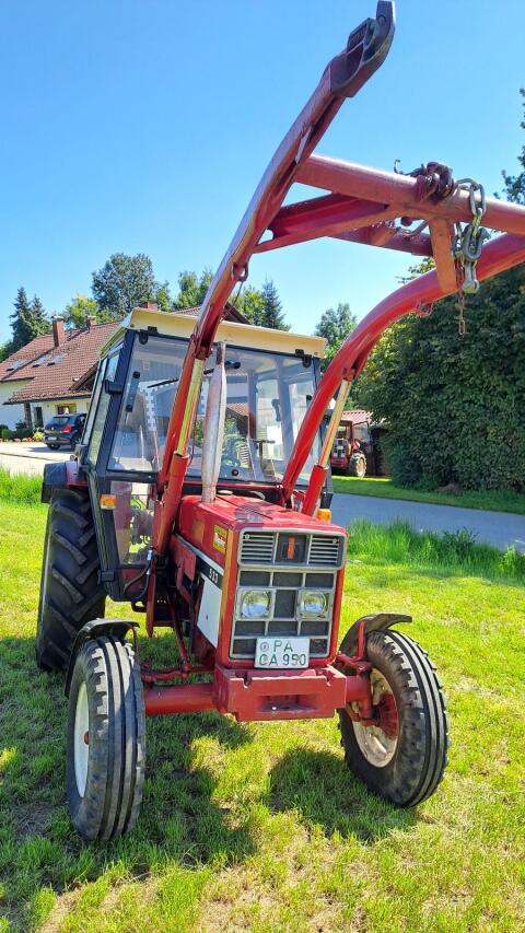 IHC 533 mit Frontlader Seilzug