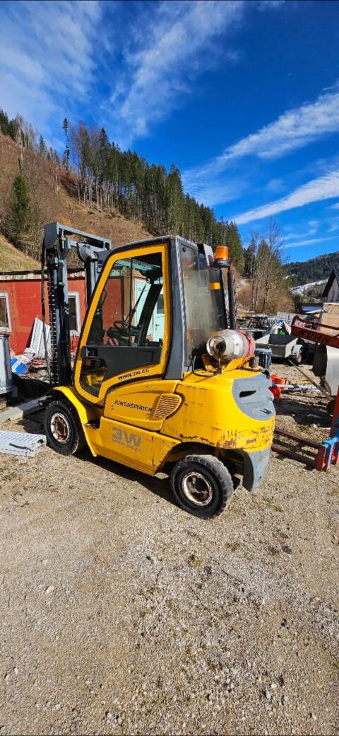 Stapler Jungheinrich Gas Gabelstapler TFG 25