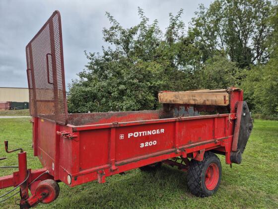 Pöttinger Miststreuer 3200