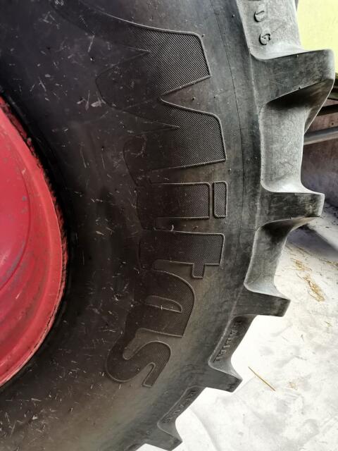 Verkaufe Mähdrescherreifen 680/85 R32