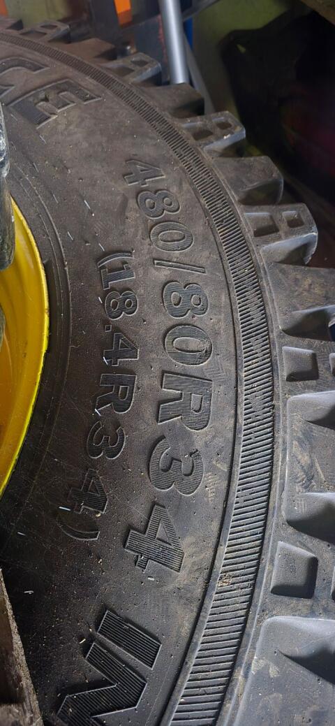Kommunalräder John Deere 6310