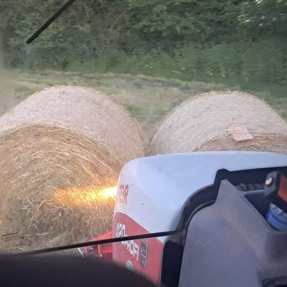Heuballen und Strohballen