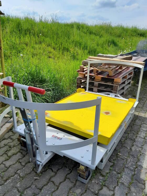 Transportwagen mit Allrad und Drehteller
