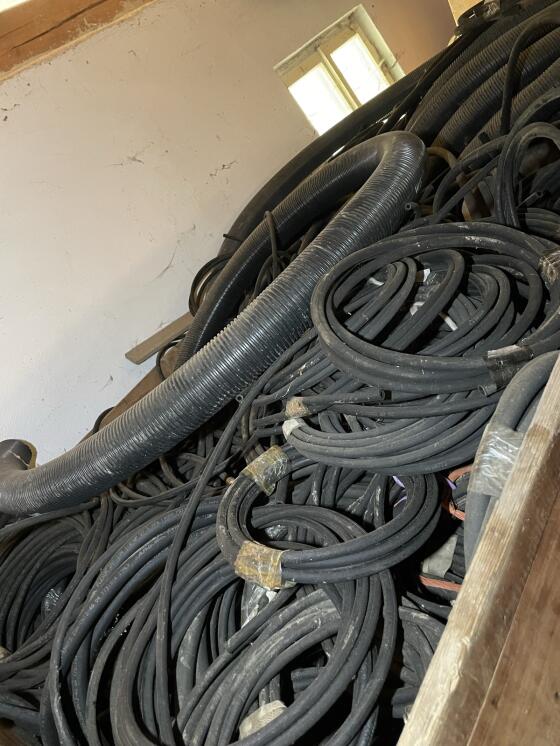 Diverse Hydraulikschläuche