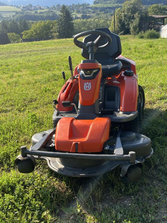 Husqvarna Rider R320 XAWD