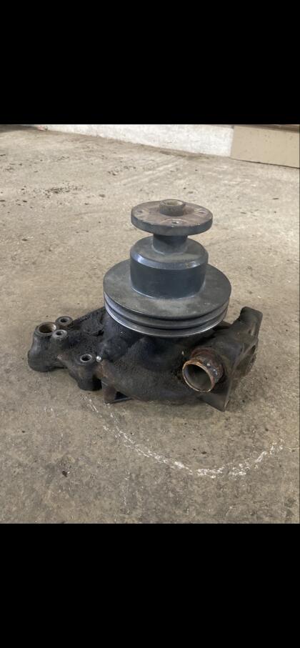 Wasserpumpe Steyr 8080