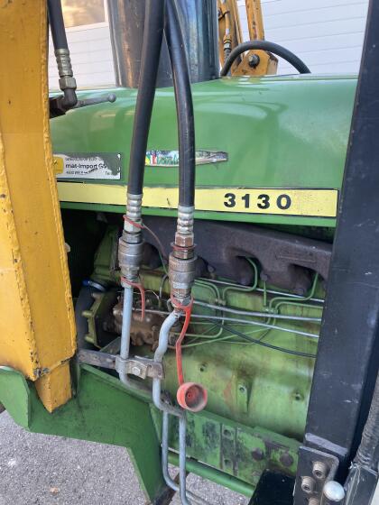 John Deere 3130