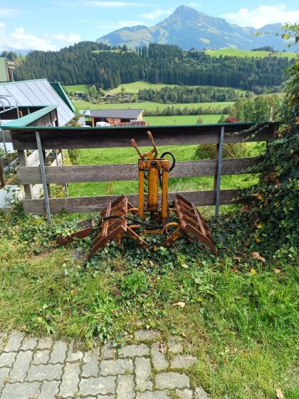 Zange für Mistbagger