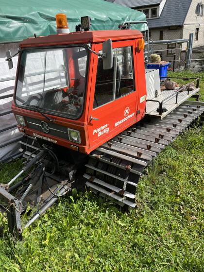 Pistenbully PB60 inkl. Schiebeschild