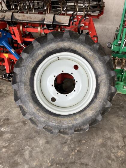 Kompletträder Steyr CVT/Profi CVT
