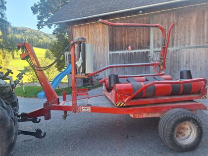 Rundballenwickler Kverneland
