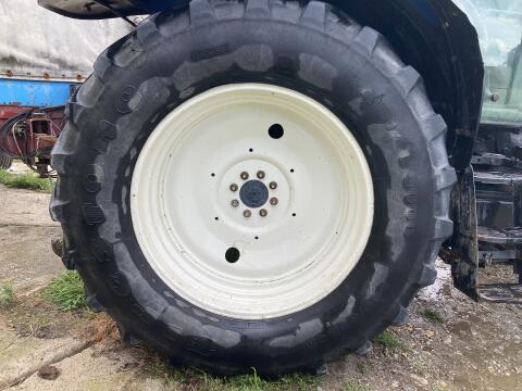 Reifen 650/65R38 und 480/65R28