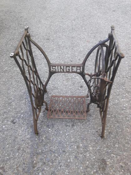 Nähmaschinenunterteil Singer Antik