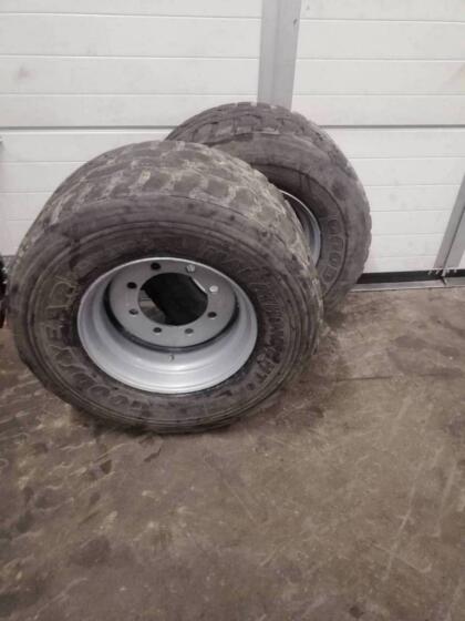 Komplette Kipperreifen 435/50R19.5