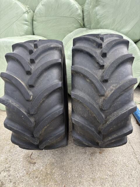 540/65 R24 mit Felgen