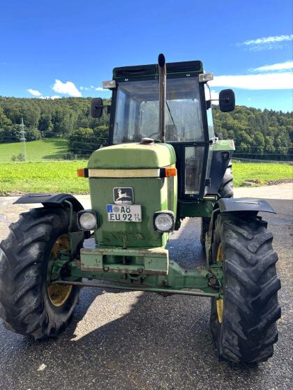 John Deere 3040
