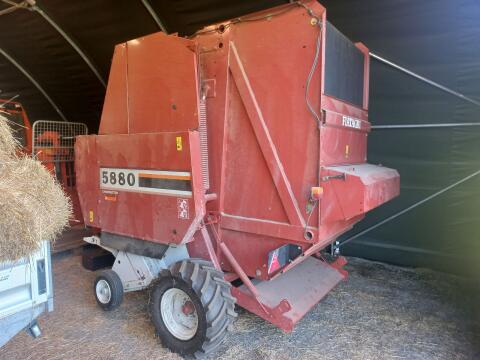 Fiat Rundballenpresse 5880