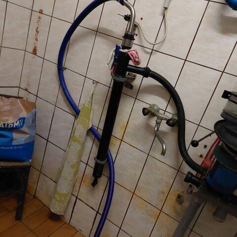 Halsrahmen Rohrmelkanlage Milchtank