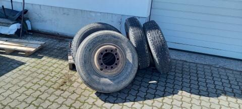 Tiefladerreifen 8.25R15
