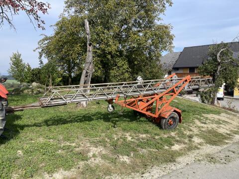 Feuerwehrleiter 18 m ausziehbar