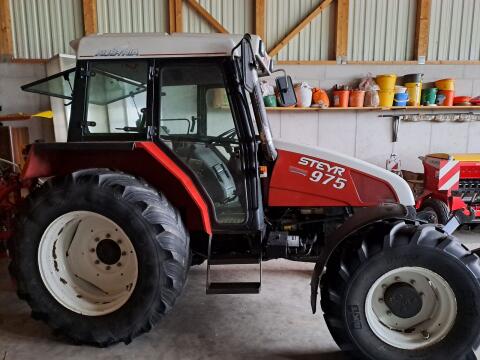 Steyr 975